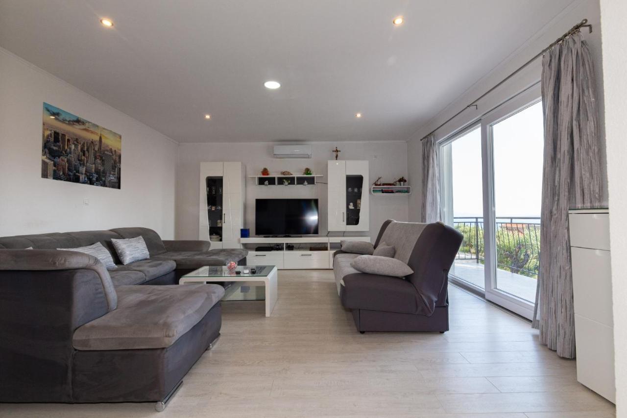 Navis Sea View Apartment With Pool Makarska Exterior foto