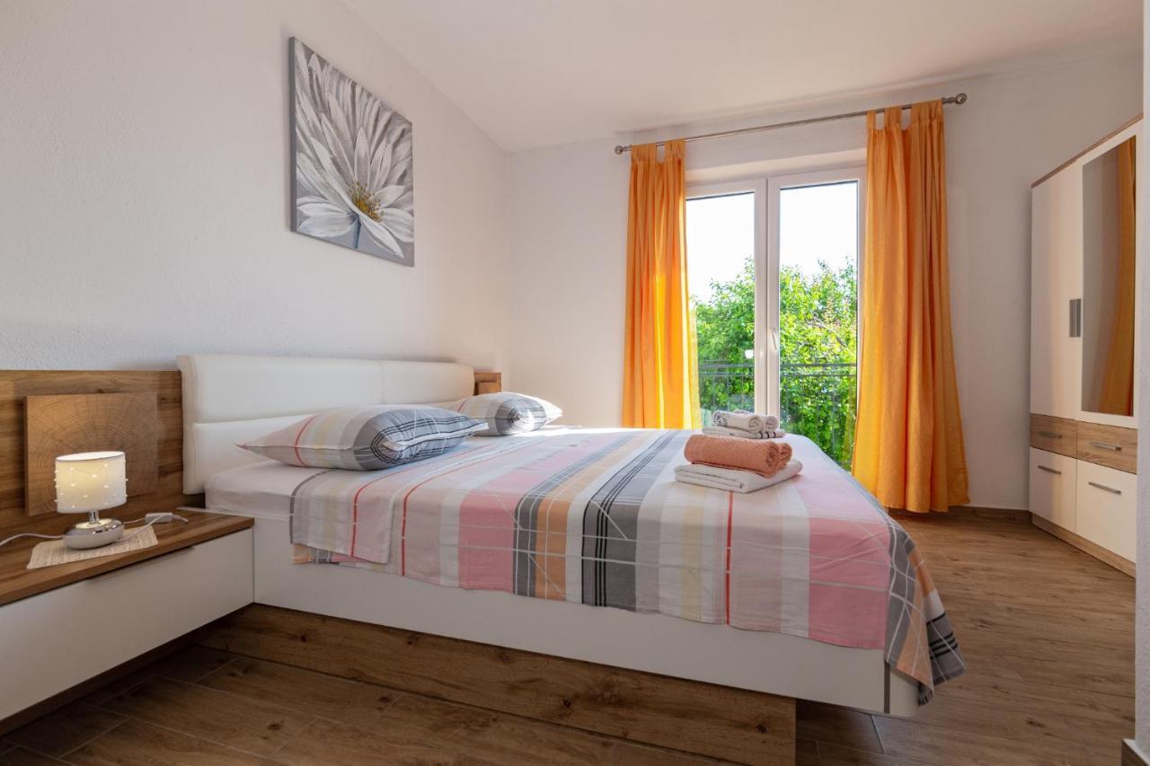 Navis Sea View Apartment With Pool Makarska Exterior foto