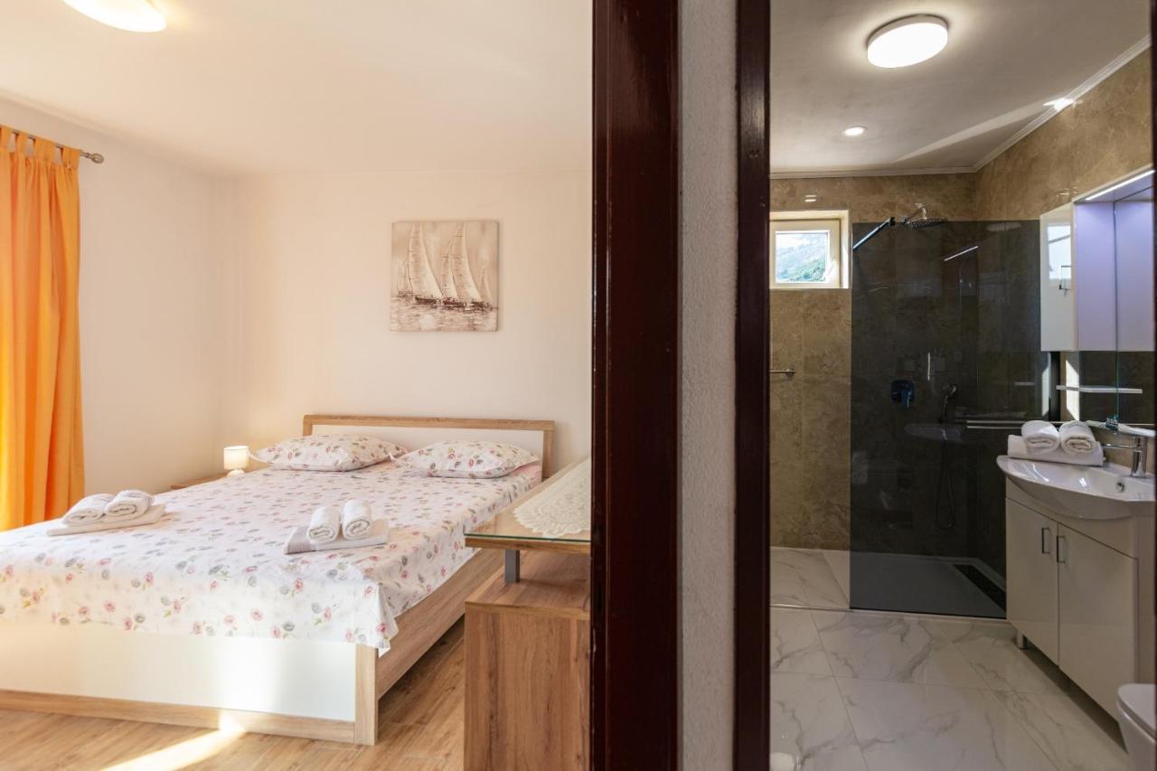 Navis Sea View Apartment With Pool Makarska Exterior foto